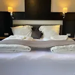 Yebs Hotel
