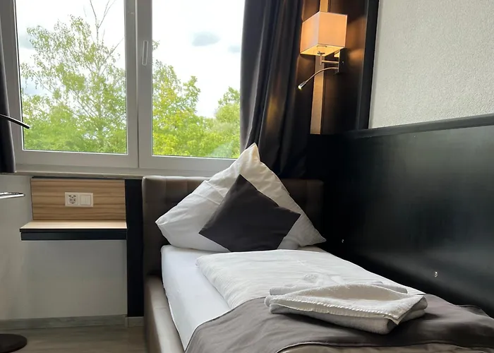 Yebs Hotell Günzburg